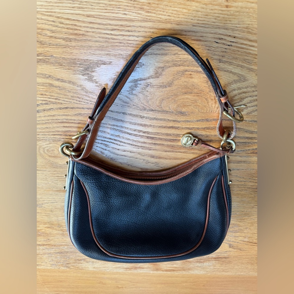 Classic Dooney & Bourke Black Leather Shoulder Bag - Picture 3 of 7